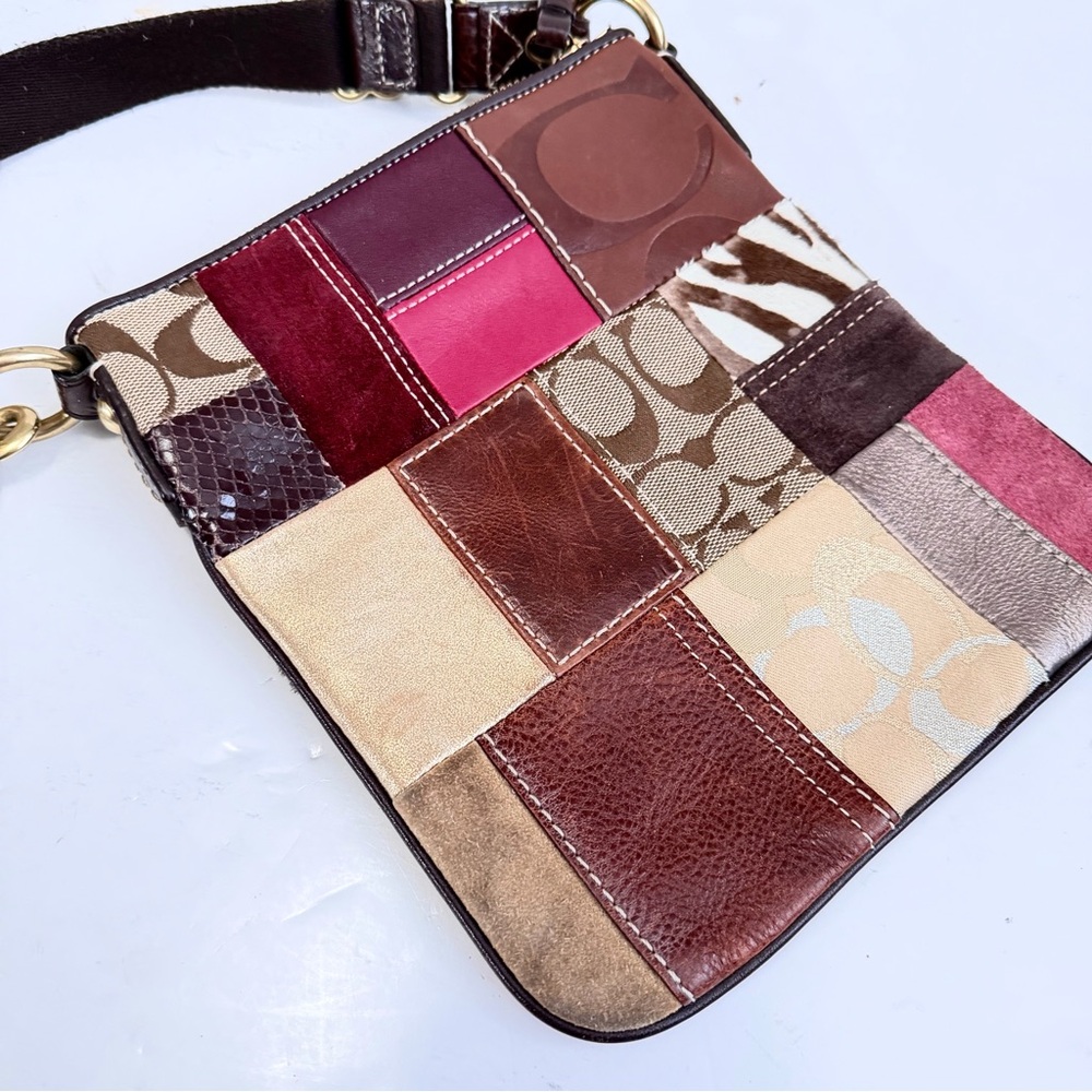 🐝 Coach Patchwork Crossbody Swingpack - Multicol… - image 2